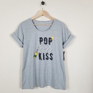 Unique Baby Pop Fizz Kiss New Years T Shirt Large NWT